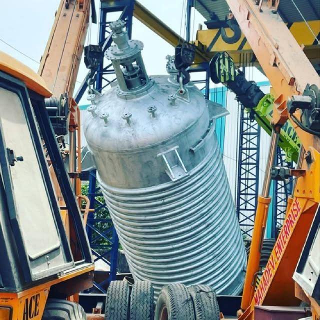 SS reactor with limpet coil being lifted for dispatch