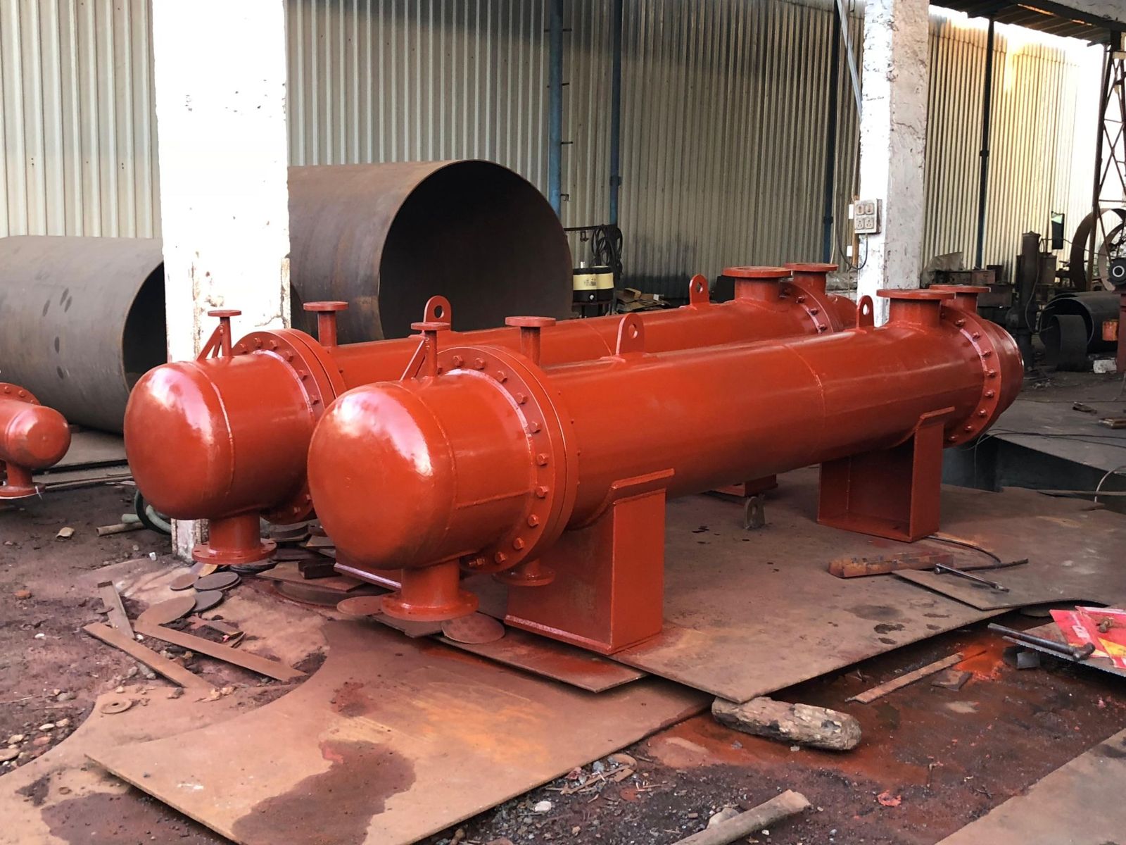 Shell & tube heat exchangers with flanged channels